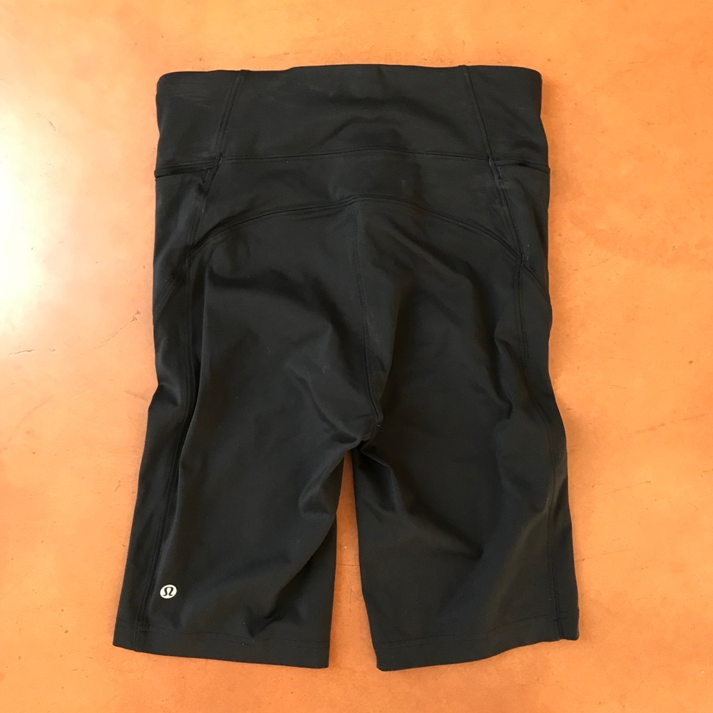 Lululemon black biker shorts